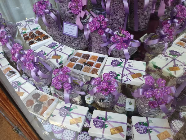 La Violeta parduotuvė - cukruotos žibuoklės